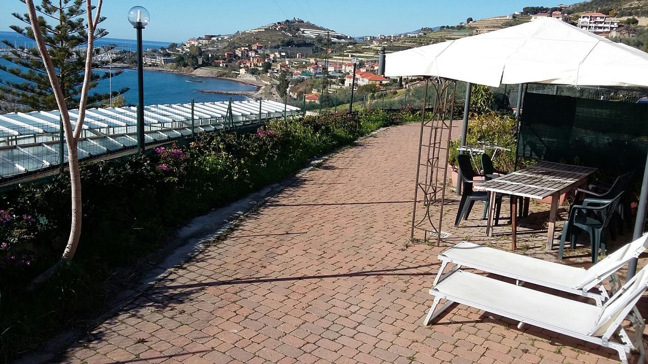 Villa Del Mare Ligure Terme & Spa Piscina A 37 Gradi Santo Stefano al Mare Εξωτερικό φωτογραφία