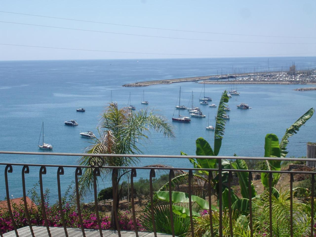 Villa Del Mare Ligure Terme & Spa Piscina A 37 Gradi Santo Stefano al Mare Εξωτερικό φωτογραφία