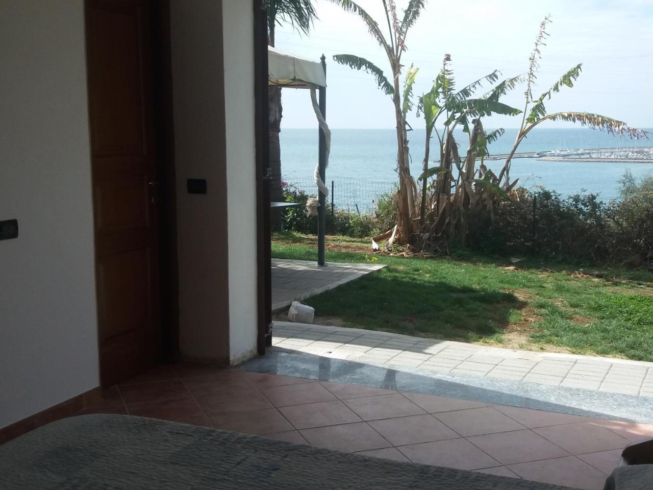 Villa Del Mare Ligure Terme & Spa Piscina A 37 Gradi Santo Stefano al Mare Εξωτερικό φωτογραφία